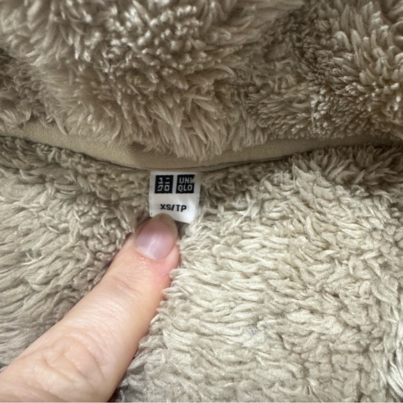 Womens Size xs UNI QLO Terry Fluffy Sweater Zip Up - Picture 3 of 3